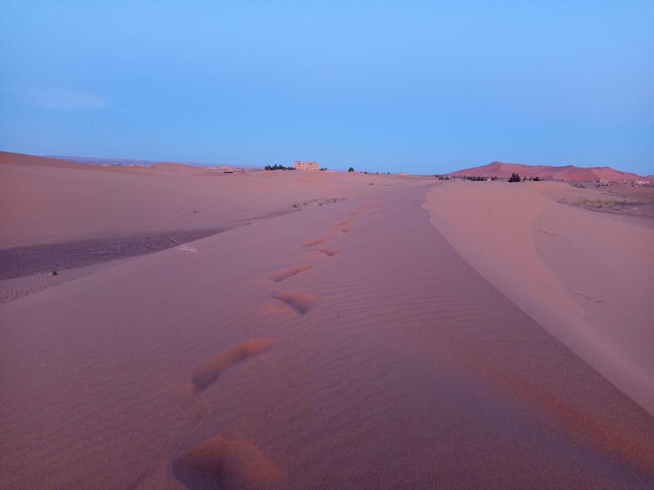 Hotel Restcamp Ergchebbi à Merzouga Extérieur photo